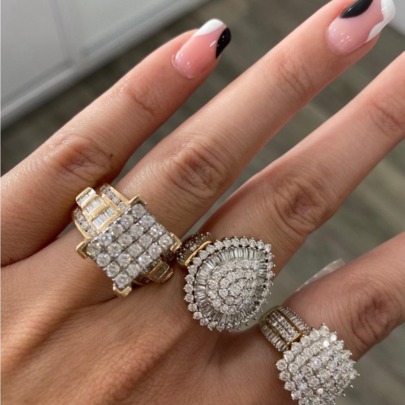 Diamond ring💎10k,size 8 they are no zircons come with it’s certificate - Picture 6 of 7